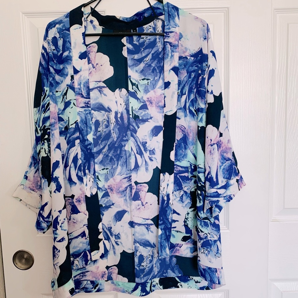 Apt. 9 Floral Batwing Kimono Women’s size M